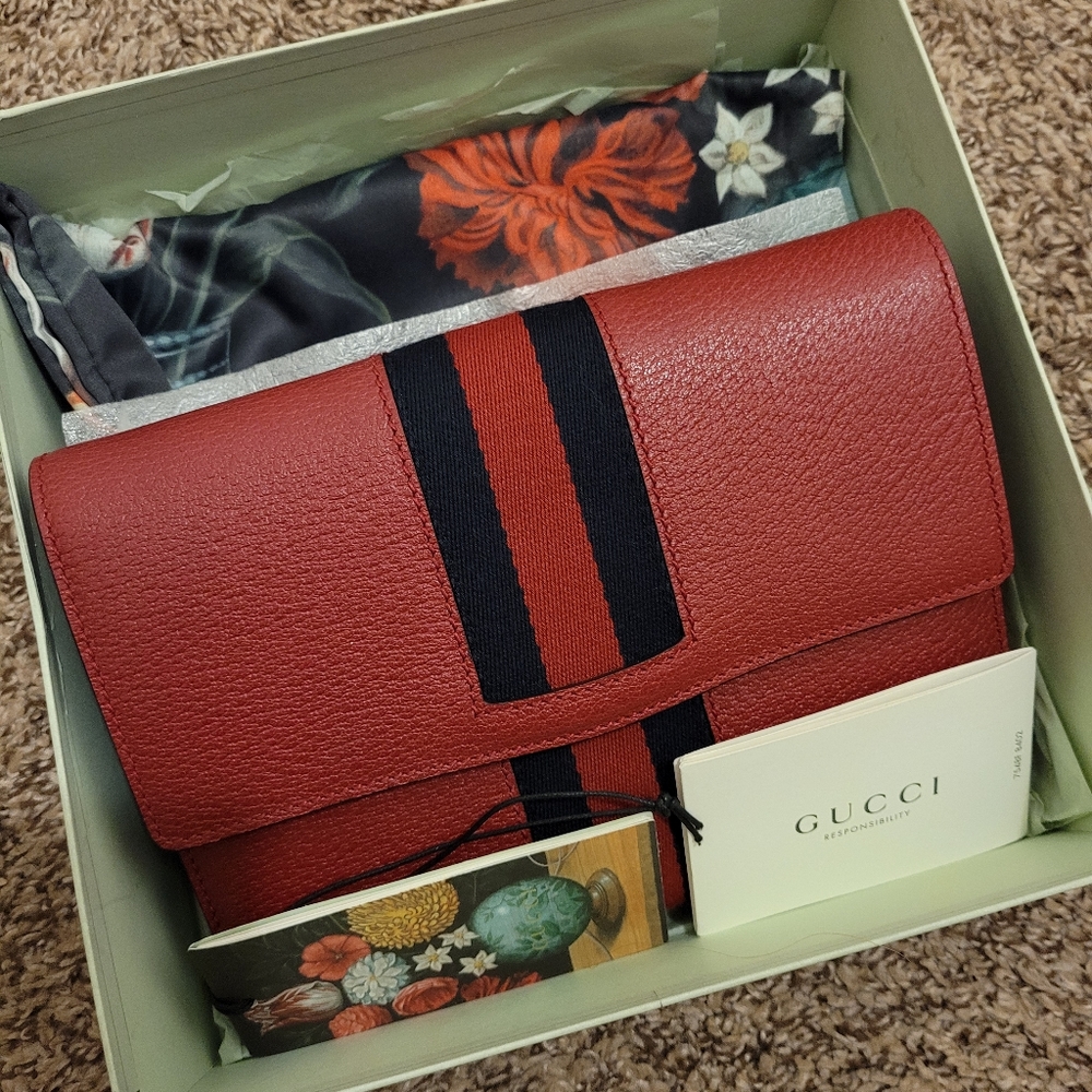 Gucci clutch